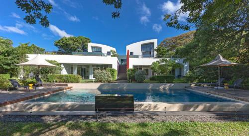 Hostal Serene-estate Boutique Guesthouse