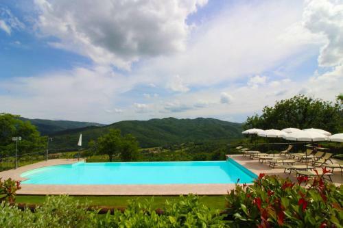 Molin Bianco-pian D'usciano Villa Sleeps 20 Pool