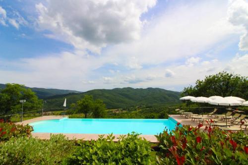 Molin Bianco-pian D'usciano Villa Sleeps 20 Pool