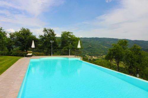 Molin Bianco-pian D'usciano Villa Sleeps 20 Pool