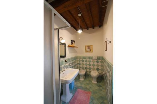 Molin Bianco-pian D'usciano Villa Sleeps 20 Pool