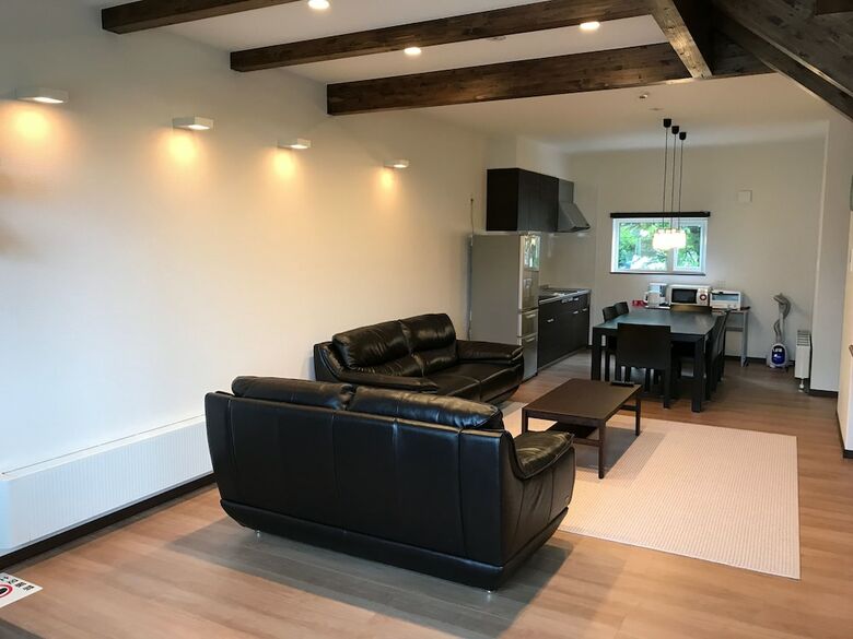 Tsuru Apartments