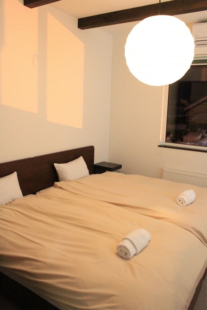 Tsuru Apartments