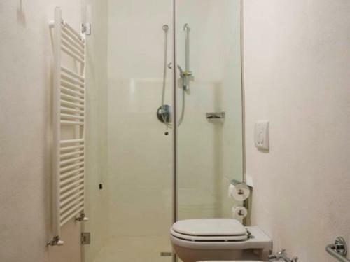 Petrognano Villa Sleeps 16 Pool Air Con Wifi