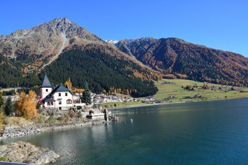 Hotel Schloesschen Am See