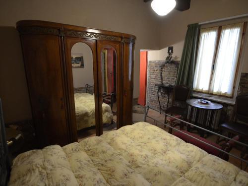 Historic Apartment In Saludecio With Swimming Pool