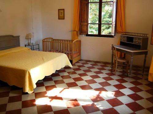 Strada Villa Sleeps 17 Pool Wifi