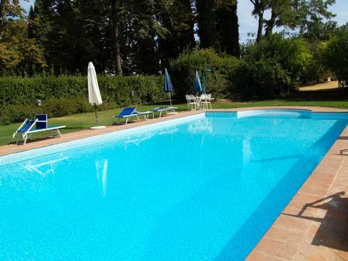 Strada Villa Sleeps 17 Pool Wifi
