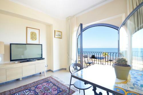 Bed & Breakfast Mar Dei Poeti - Luxury Suites