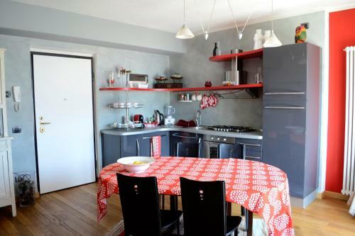 Apartamento Appartamento Red & Grey