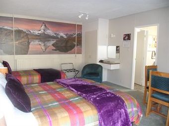 Aden Motel