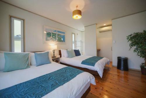 Hermit Hills Apartment In Okinawa Colors