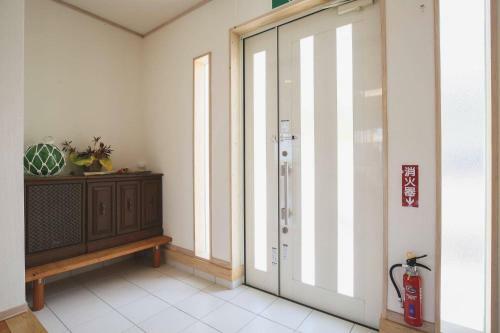 Hermit Hills Apartment In Okinawa Colors