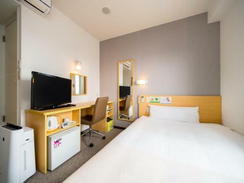 Super Hotel Yokkaichi Route 1