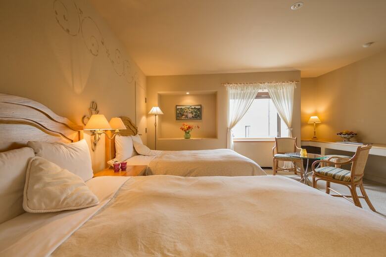 Hotel Poppy Springs Resort & Spa