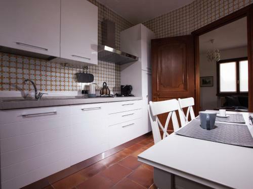 Independent Villa In Santa Maria Della Versa With Pool