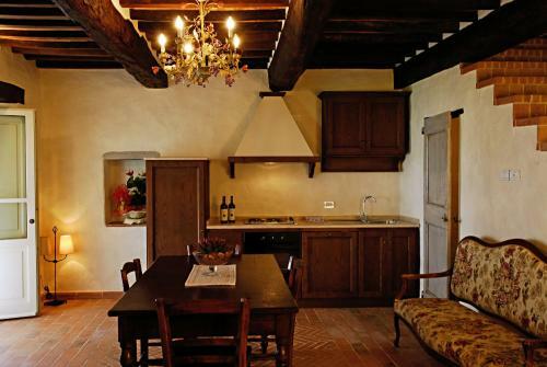 Battifolle-ruscello-poggiola Villa Sleeps 8 Pool