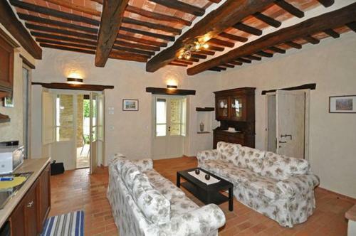 Battifolle-ruscello-poggiola Villa Sleeps 8 Pool