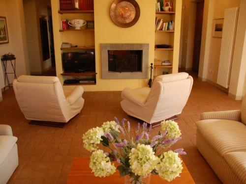 I Poggi Villa Sleeps 10 Pool Wifi