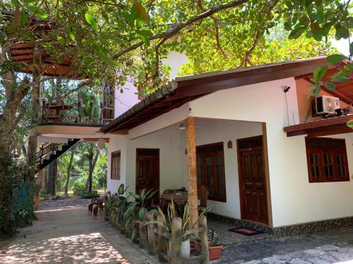 Shadow Lake Villa