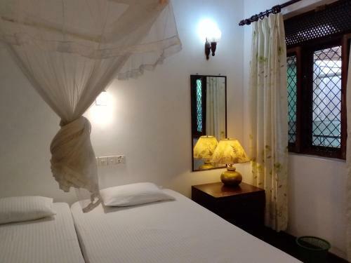 Hostal Budget Vacation Bungalow With Pool By Abha