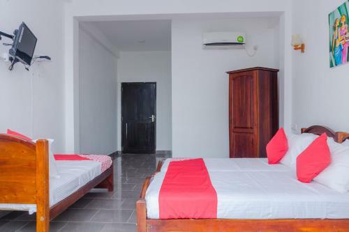 Oyo 406 Moya Hotel & Beach Resort