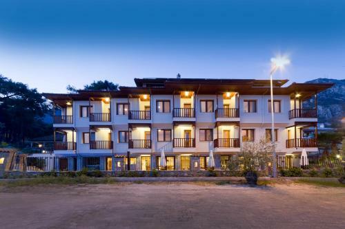 Summer Hotel
