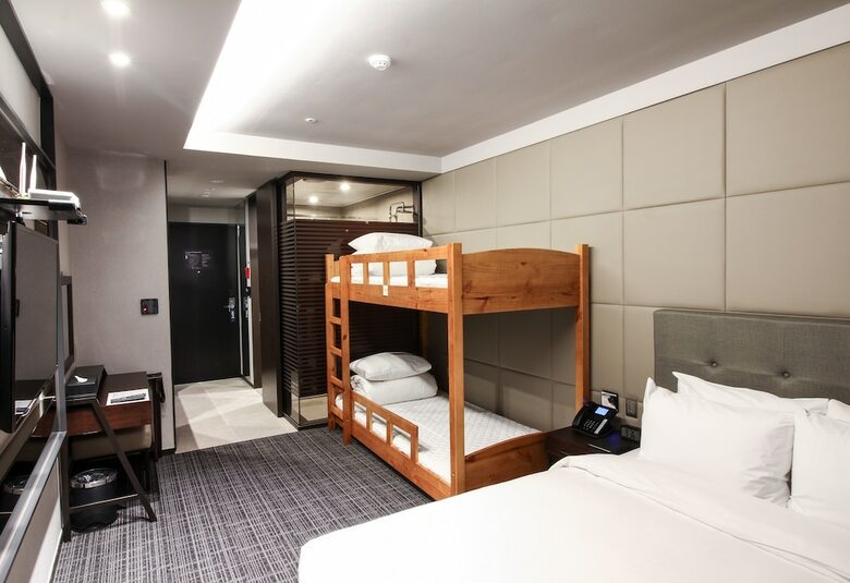 Golden Tulip Ever Yongin Hotel