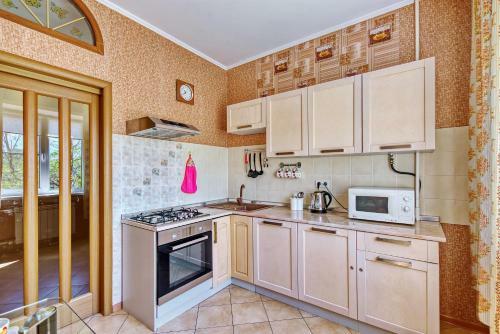 Apartment Near The President's Park. Orbita-2