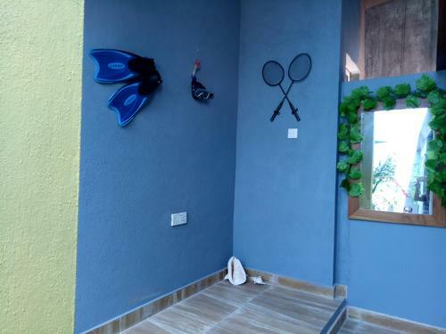 Hostal This Is It Airport Hotel And Restaurant