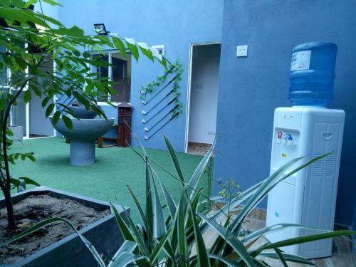 Hostal This Is It Airport Hotel And Restaurant