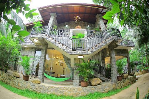 Hotel Thevni Reception Hall And Holiday Resort