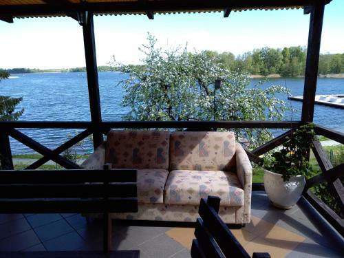 Hostal Augut?s Zurlien?s Sve?i? Namai