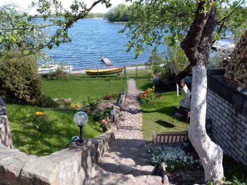 Hostal Augut?s Zurlien?s Sve?i? Namai