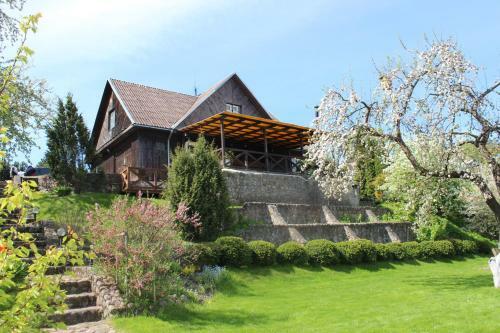 Hostal Augut?s Zurlien?s Sve?i? Namai