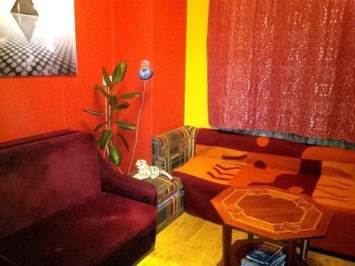 Kitty Apartment, Train Station 300m, Bus Station 200m