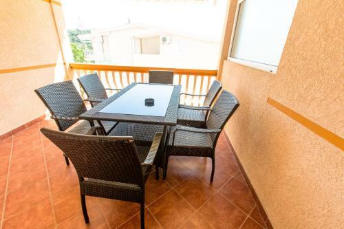 Apartments Lekovic