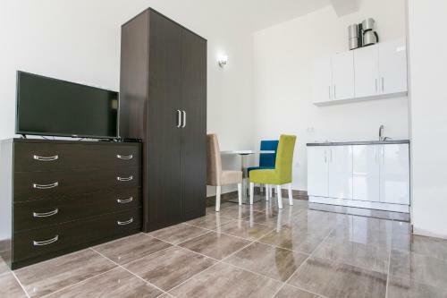 Zara Apartments