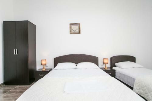 Zara Apartments
