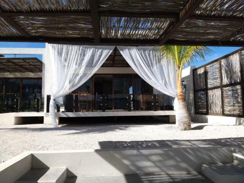 Hotel Mangrove Inn