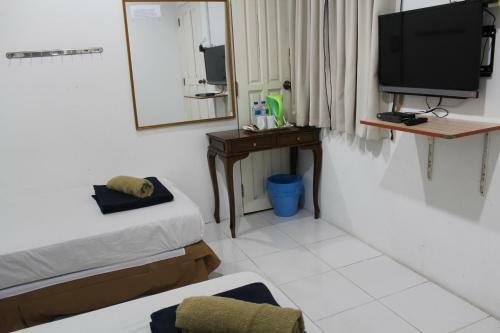 Hostal Emma Guesthouse