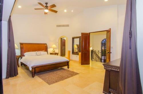 Beachfront Villa Near Great Surfing Villa Kash 3br