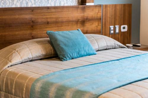 Hotel Kaia Suites