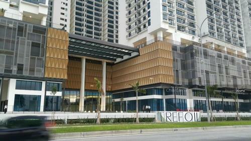 Apartamentos Euzmo Residences @ Trefoil Setia Alam