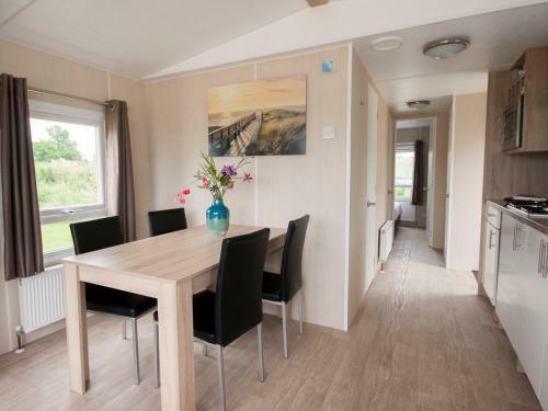 Holiday Home Rcn Toppershoedje.4