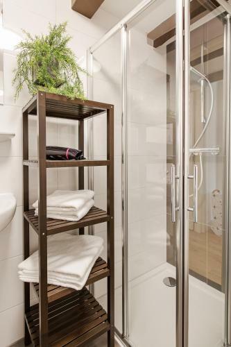 Canal Garden Apartments II By Vgw