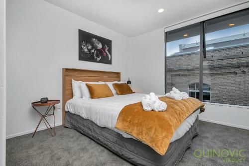 Quinovic Viaduct City Edge Chic Apartment