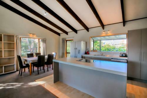 Hunter's Hideaway Bach
