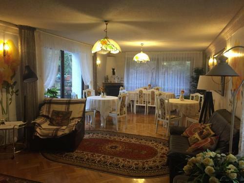 Hostal Villa Almira