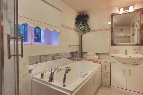Hostal Dworek Genny